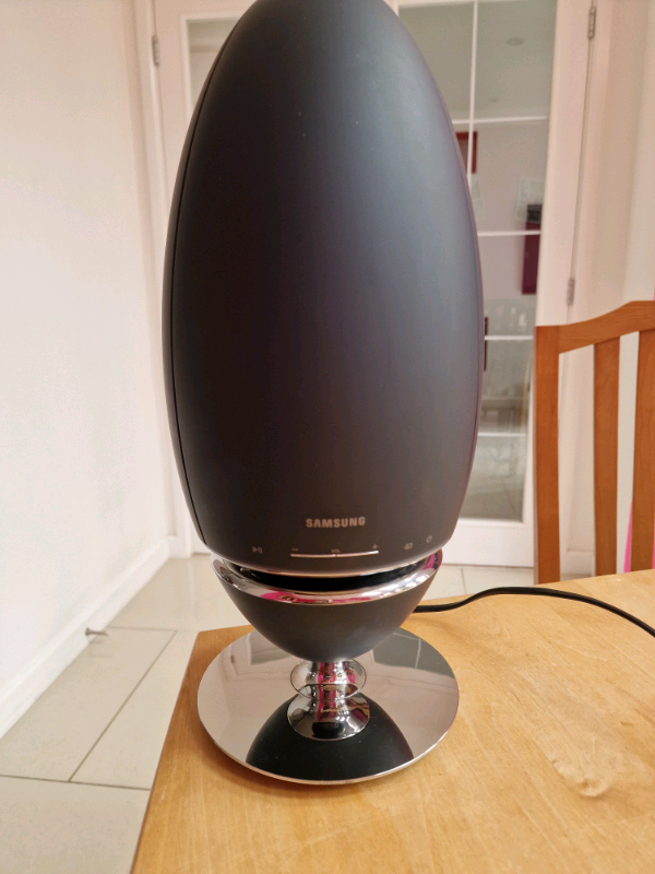 Samsung R7 Bluetooth speaker. | in 
